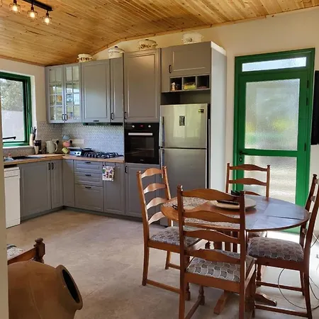 Theplatres.nest 別荘 パノ・プラトレス